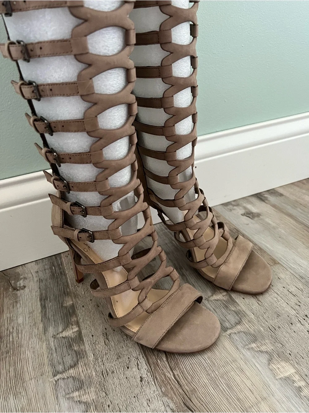 Vince Camuto Brown Gladiator Knee-High Strappy Heels - Women Shoes Size 7